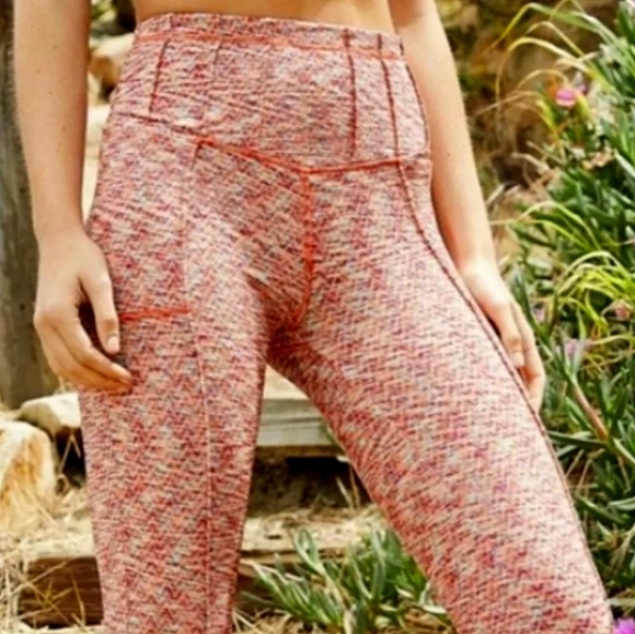Final price!✨Free People "on it" flare pants - Picture 4 of 5